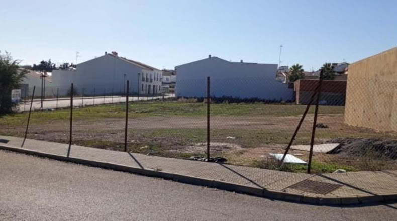 Badajoz - Azuaga - 887m2