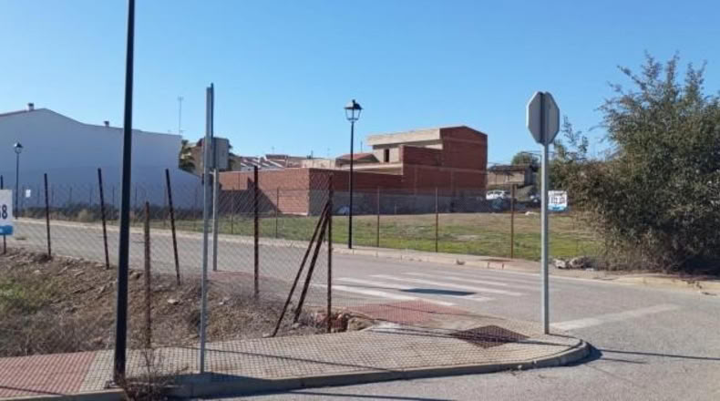 Badajoz - Azuaga - 887m2