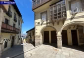 Chalet independiente con terreno en venta en la España, Ponferrada, ref: TR285916 foto