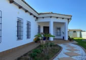 Xalet independent amb terreny en lloguer a la España, Chiclana de la Frontera, ref.: TR279242 foto