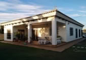 Xalet independent amb terreny en lloguer a la España, Chiclana de la Frontera, ref.: TR279242 foto