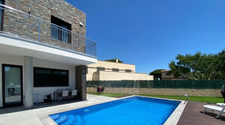 Gerona - Sant Feliu de Guíxols - 244m2
