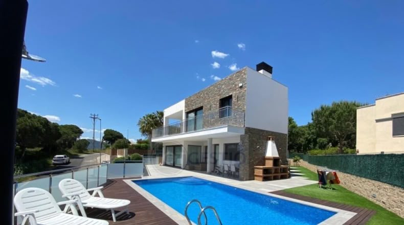 Gerona - Sant Feliu de Guíxols - 244m2