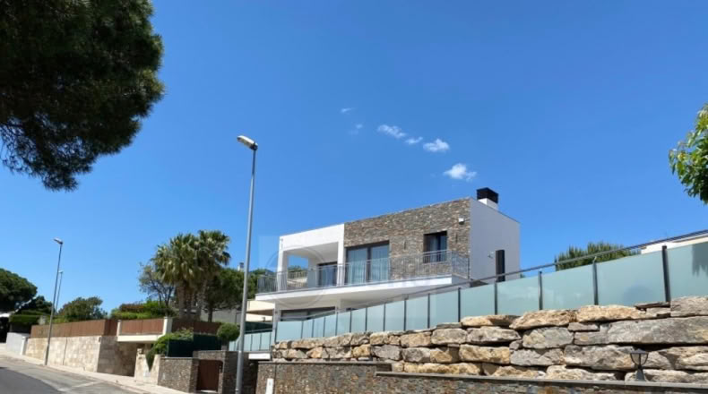 Gerona - Sant Feliu de Guíxols - 244m2