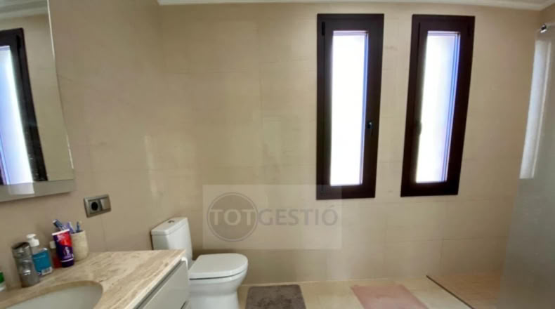 Gerona - Sant Feliu de Guíxols - 244m2