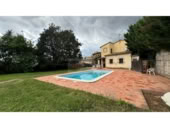 Chalet independiente con terreno en venta en Llambilles ref: TR104246 foto