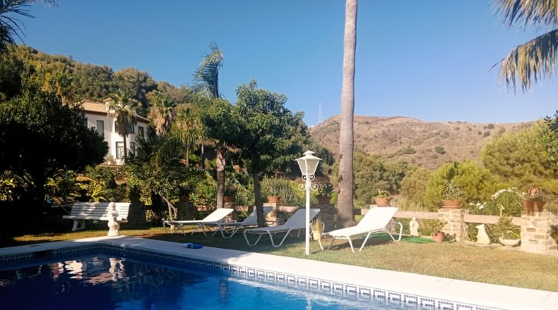 Málaga - Estepona - 5000m2