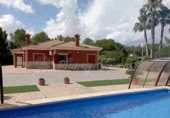 Chalet independiente con terreno en venta en Yecla ref: TR108603 foto