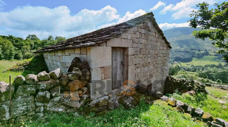 Cantabria - Vegaloscorrales - 30300m2