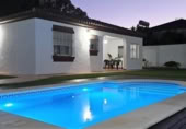 Chalet independiente con terreno en alquiler en la España, Chiclana de la Frontera, ref: TR329479 foto