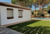Chalet independiente con terreno en alquiler en la España, Chiclana de la Frontera, ref: TR329479 foto