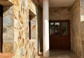 Chalet independiente con terreno en alquiler en la España, Casasimarro, ref: TR320209 foto