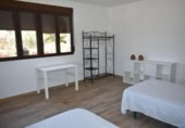Chalet independiente con terreno en alquiler en la España, Casasimarro, ref: TR320209 foto