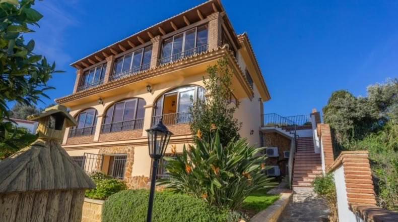Malaga - Алаурин-де-ла-Торре - 1100m2