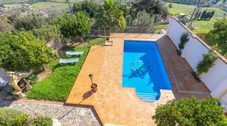 Malaga - Алаурин-де-ла-Торре - 1100m2