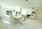 Xalet independent amb terreny en lloguer a la España, Marbella, ref.: TR297263 foto