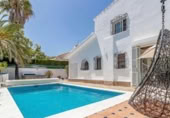 Xalet independent amb terreny en lloguer a la España, Marbella, ref.: TR288331 foto