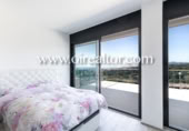 Chalet independiente con terreno en alquiler en la España, Barcelona, ref: TR292234 foto