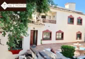 Xalet independent amb terreny en lloguer a la España, Marbella, ref.: TR320359 foto