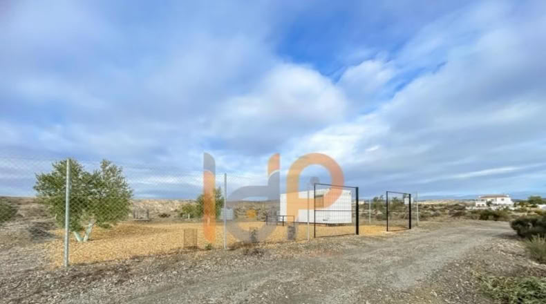 Almería - Huércal-Overa - 2900m2