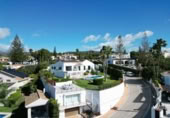 Chalet independiente con terreno en alquiler en la España, Marbella, ref: TR291688 foto