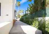 Chalet independiente con terreno en alquiler en la España, Marbella, ref: TR303399 foto