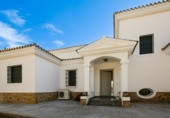 Chalet independiente con terreno en alquiler en la España, Marbella, ref: TR303399 foto