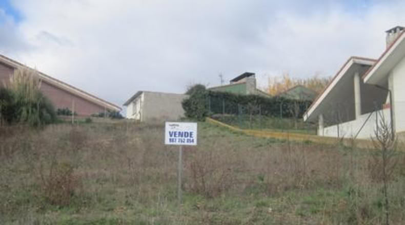 Leon - Valencia de Don Juan - 910m2