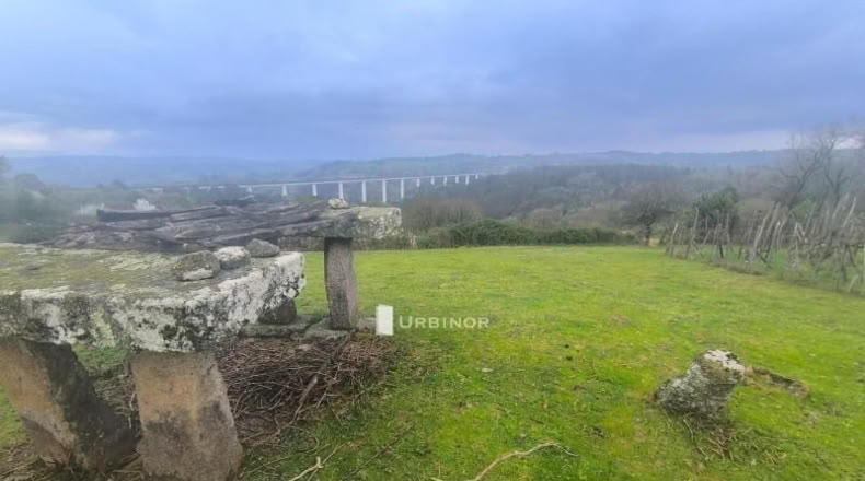 Orense - Amoeiro - 1004m2