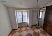 Дом с участком на продажу в городе Alhama de Granada Фото