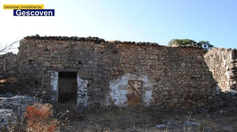 Cáceres - Valencia de Alcántara - 9300m2