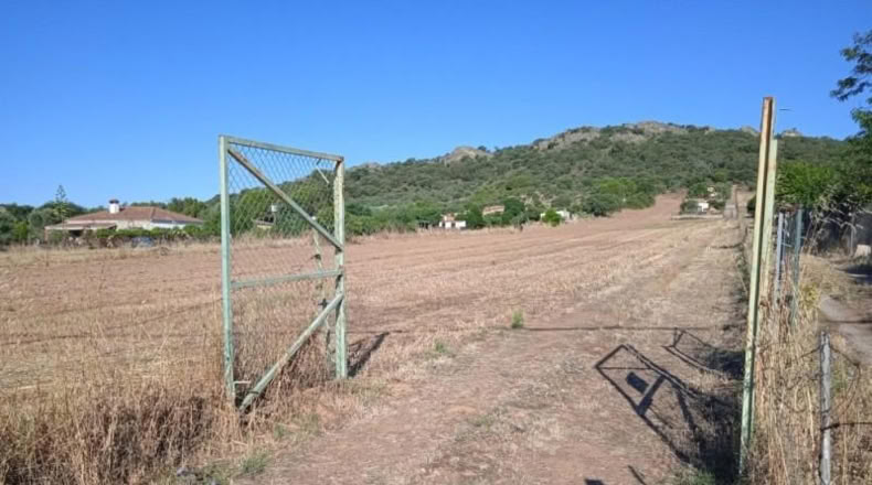 Cáceres - Sierra de Fuentes - 2500m2