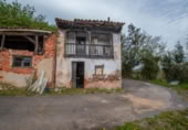 Дом с участком на продажу в городе Colunga Фото
