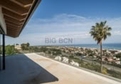 Chalet independiente con terreno en alquiler en la España, Castelldefels, ref: TR315473 foto