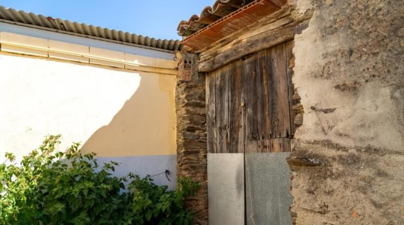 Cáceres - Ahigal - 883m2