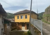 Дом с участком на продажу в городе Mieres Фото