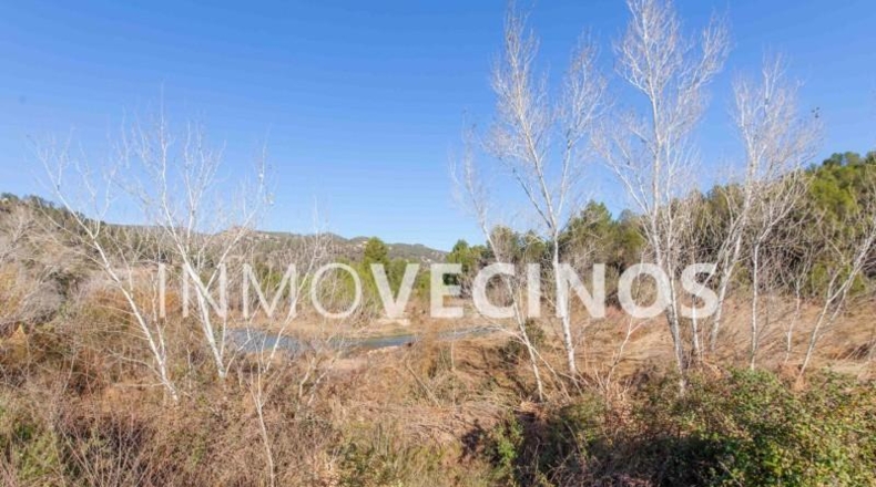 Valencia - Cofrentes - 18470m2