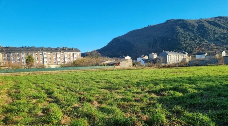 Leon - Ponferrada - 2448m2