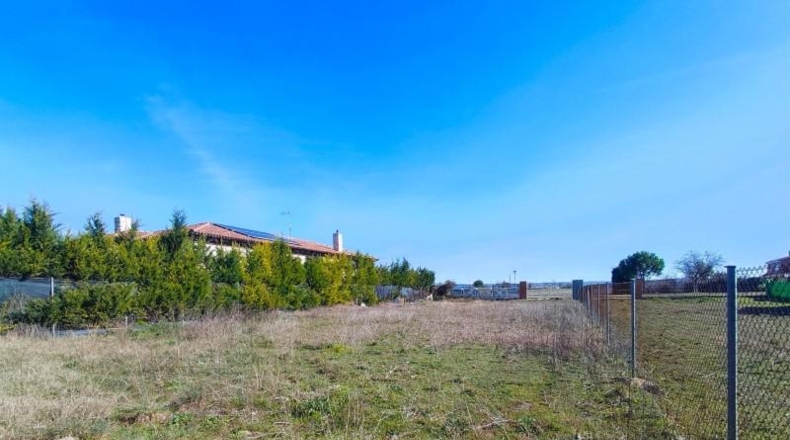 Valladolid - Aldeamayor de San Martín - 712m2