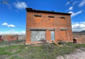 Дом с участком на продажу в городе Сигуэнца Фото