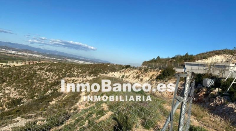 Валенсия - Torrente - 607m2