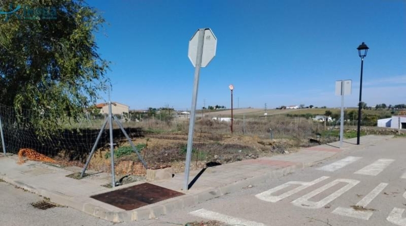 Badajoz - Azuaga - 946m2
