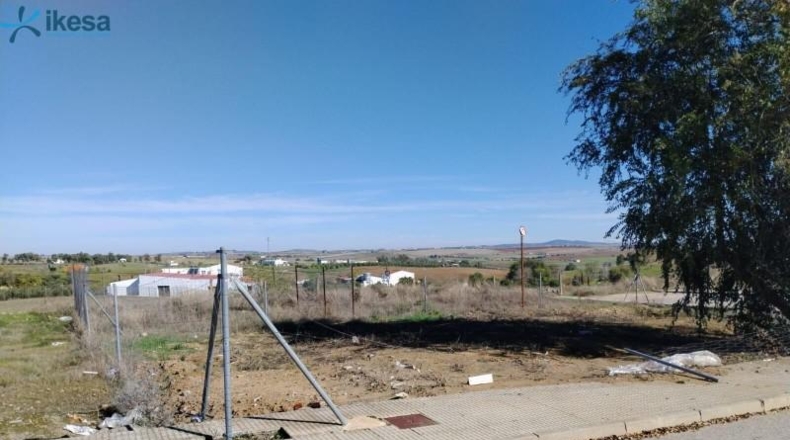 Badajoz - Azuaga - 946m2