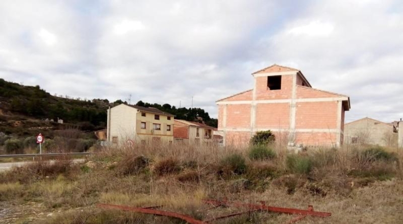 Teruel - Valdeltormo - 1025m2