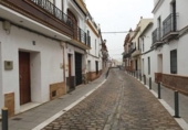 Xalet independent amb terreny en venda a la España, Lora del Río, ref.: TR299330 foto