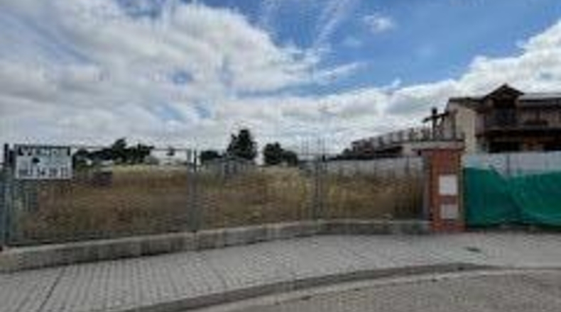 Valladolid - Aldeamayor de San Martín - 1038m2