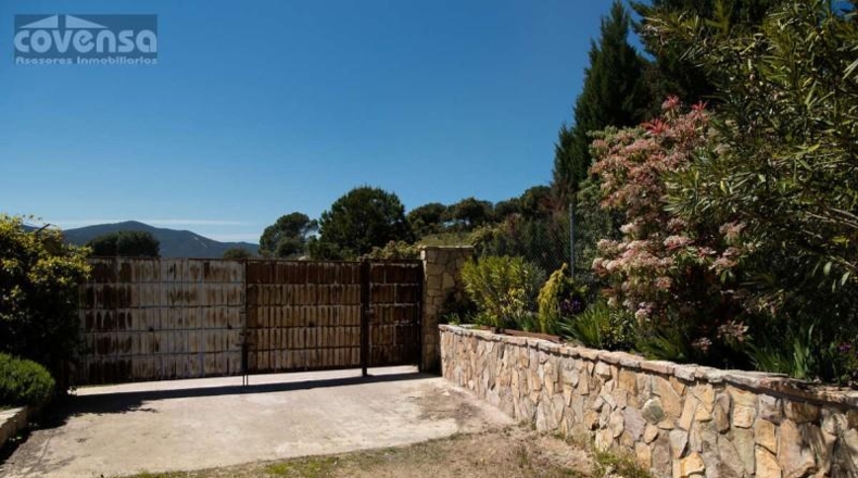 Community of Madrid - Navas del Rey - 1800m2