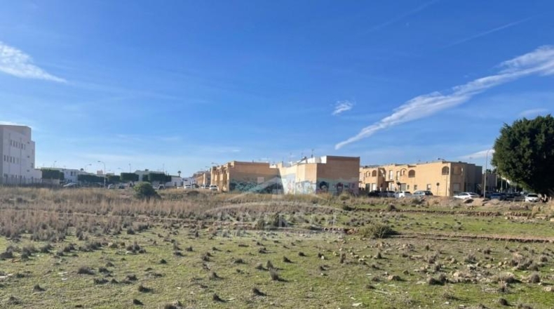 Almeria - El Ejido - 1091m2