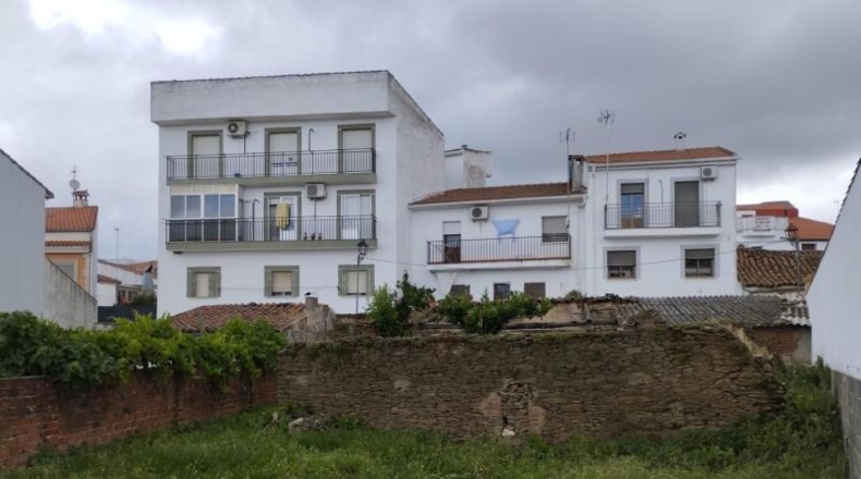 Cáceres - Malpartida de Plasencia - 318m2