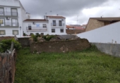 Участок с постройкой на продажу в городе Malpartida de Plasencia Фото